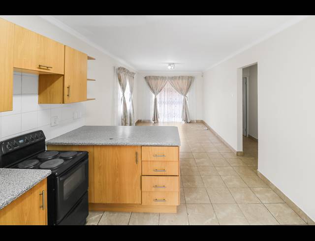2 BEDROOM TOWNHOUSE FOR SALE IN GREENFIELDS